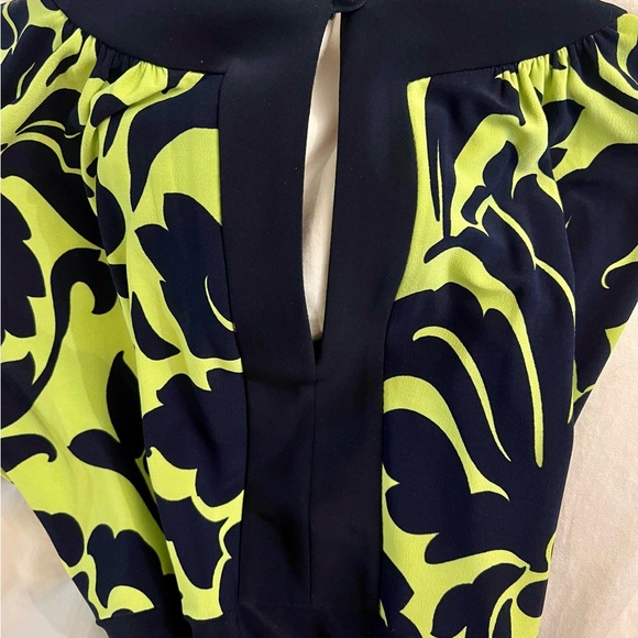 Key-hole patterned dress. - Picture 3 of 4